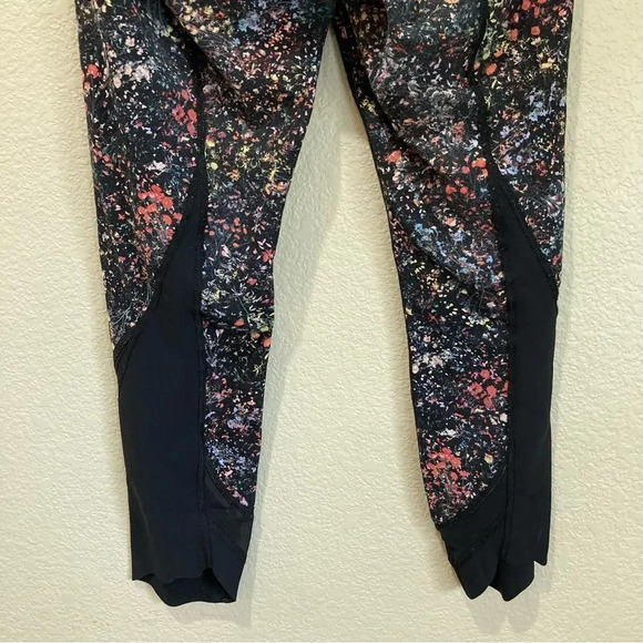 LULULEMON Wunder Under Crop II Legging 6 Flowerescent Multi Scallop Luxtreme - Picture 8 of 9